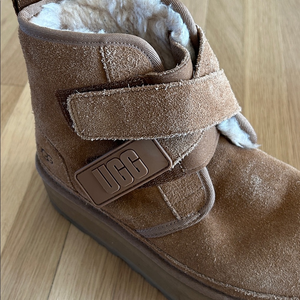UGG Tan Neumel Platform Velcro Boots - Picture 13 of 14